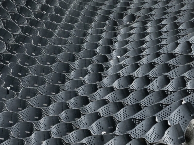 Geocélulas na Engenharia de Pavimentos: Otimização Estrutural e Sustentabilidade em Soluções de Reforço e Estabilização