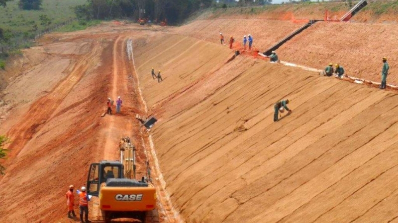 Geossintéticos: O Que São e Por Que São Essenciais na Engenharia Moderna