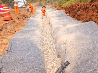 Drenagem Eficiente: Como os Geotêxteis Evitam Problemas Estruturais em Obras de Engenharia